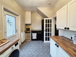 Kitchen- click for photo gallery